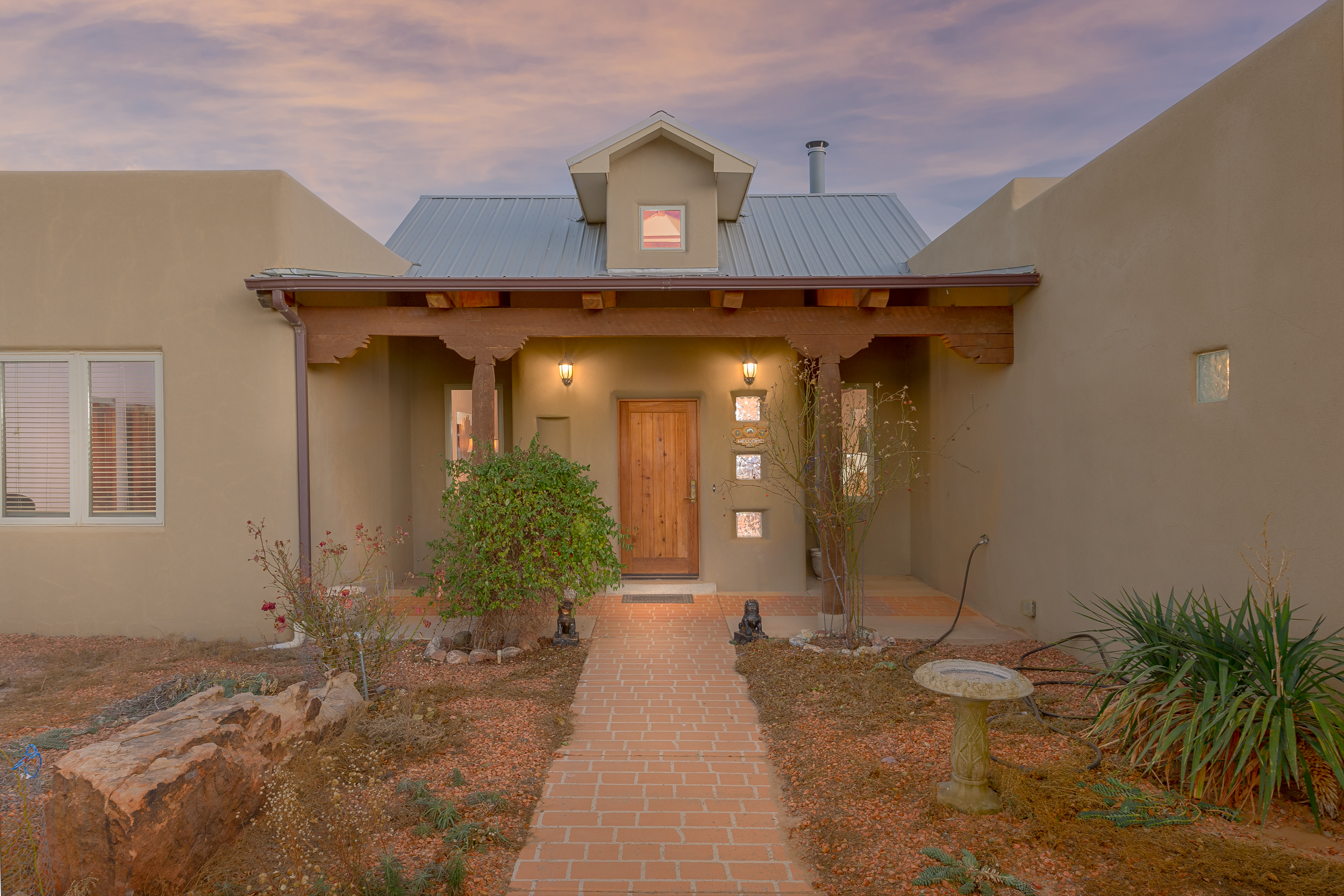 Landscaping tips to sell a home in Albuquerque realtor Rene Kessel